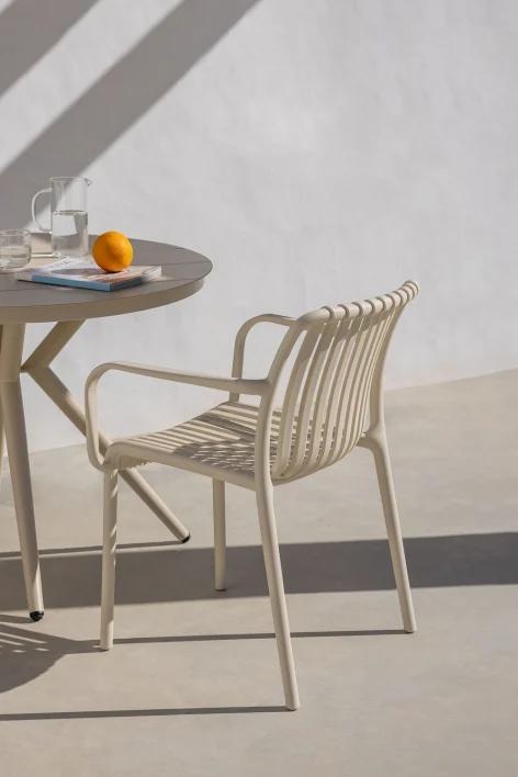 Silla de jardín con reposabrazos en polipropileno Wendell